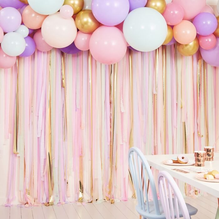 Backdrop Kit mit Bändern und Ballonen, pastell