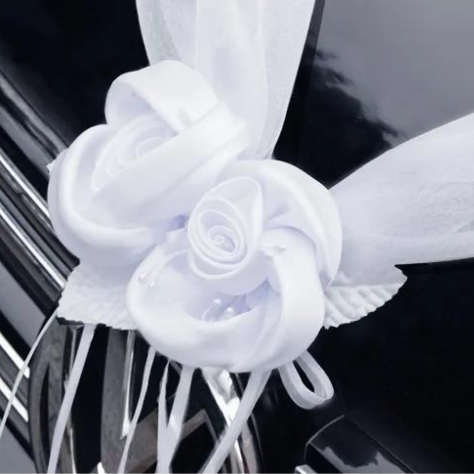 Auto-Dekoration Girlanden aus Organza, mit Satinblumen weiß, 1,8m