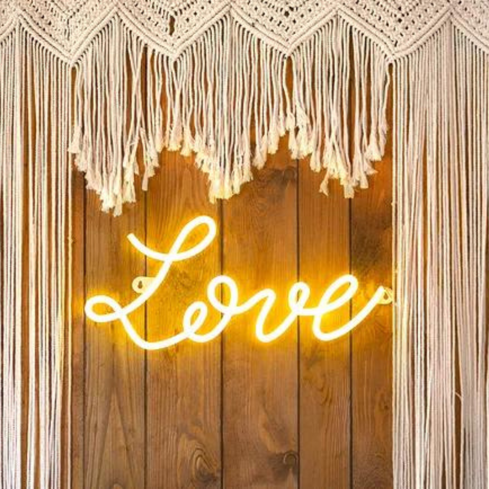 Neon LED Love, weiss 61 x 27 cm