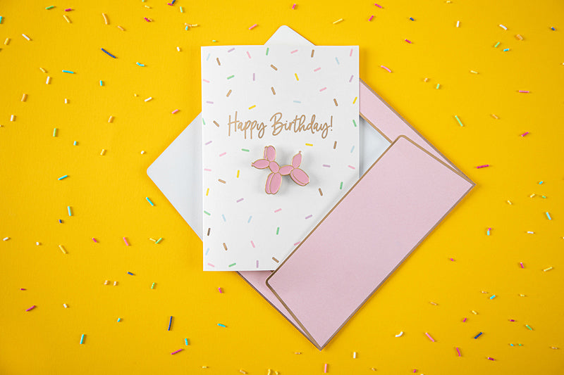 "Happy Birthday" Karte mit Anstecker Ballonhund