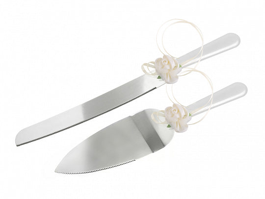 Eleganter Tortenheber und Messer für die Hochzeitstorte